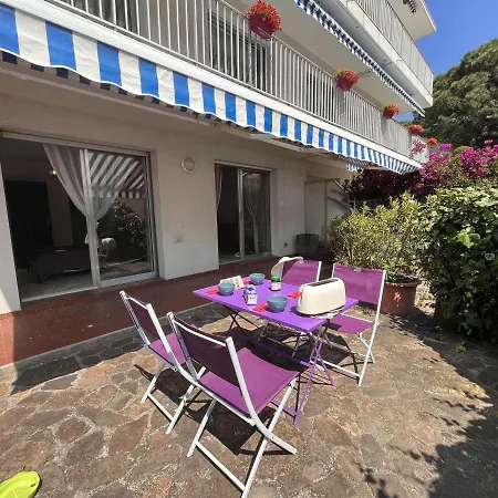 T2 Avec Terrasse Et Parking Prive A 300m De Port - Fr-1-226a-58